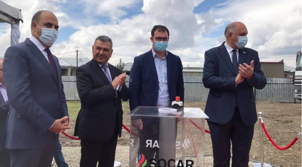 socar-gurcustanda-azerbaycanlilarinin-six-yashadigi-kendde-ushaq-bagchasi-tikir-foto