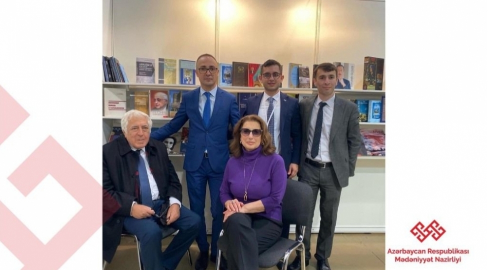 azerbaycan-beynelxalq-kitab-sergi-yarmarkasinda-ishtirak-edib-foto