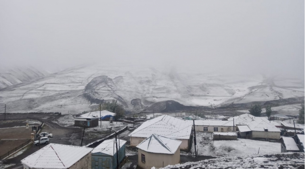 qubanin-xinaliq-ve-qriz-kendlerine-qar-yagib-video