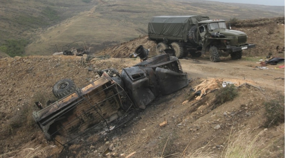 dushmenin-herbi-texribatlarini-ozlerinin-qebrine-chevirdik