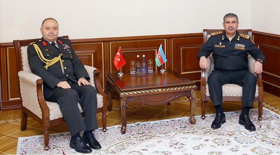 zakir-hesenov-turkiyenin-azerbaycandaki-yeni-herbi-attashesi-ile-gorushub