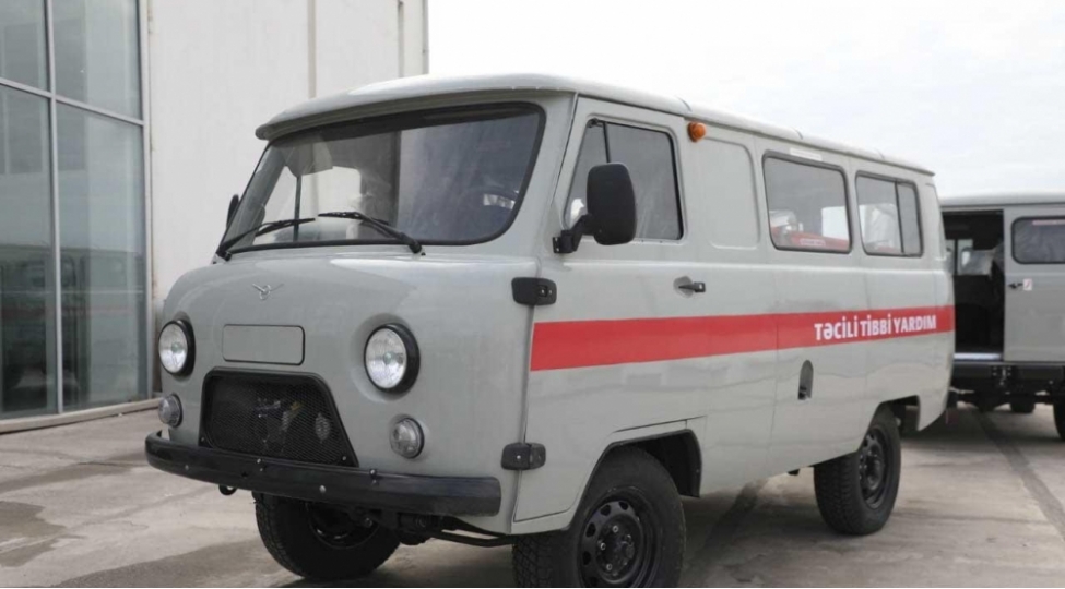 anama-qarabaga-daha-8-tecili-tibbi-yardim-mashini-gonderib