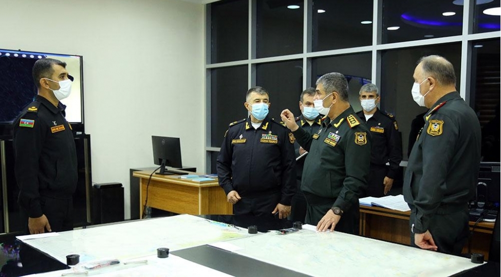 zakir-hesenov-herbi-deniz-quvvelerinin-telimini-izleyib