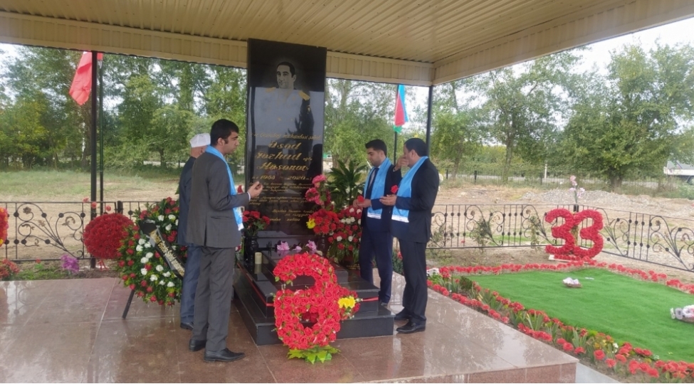 gobektala-kendinde-shehidlerin-mezari-ziyaret-edilib-foto