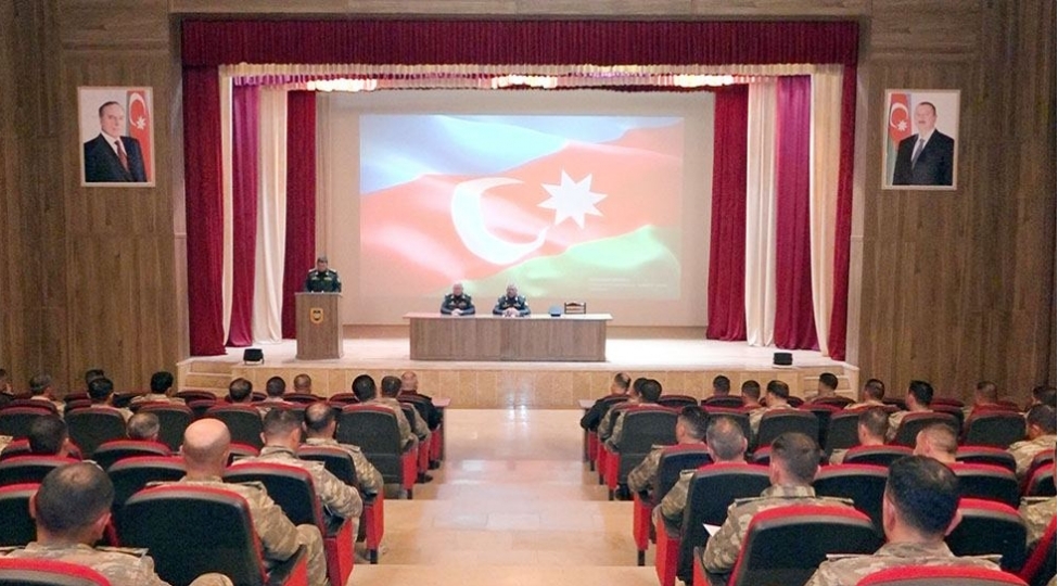 naxchivan-qarnizonu-qoshunlarinda-komandir-hazirligi-meshgeleleri-kechirilib