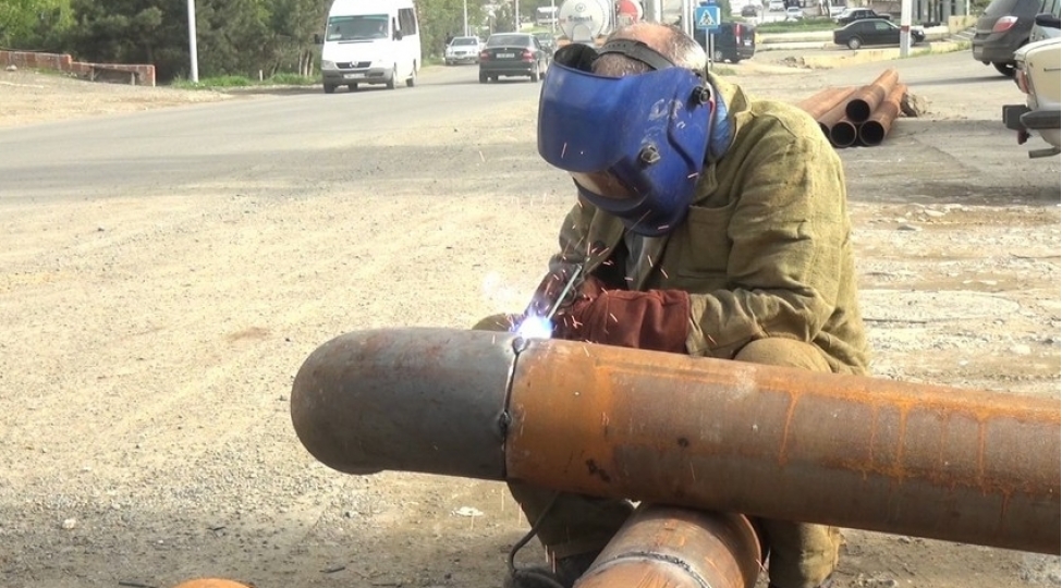 azeriqaz-istismar-muddeti-biten-qaz-xetlerini-yenileyir-video