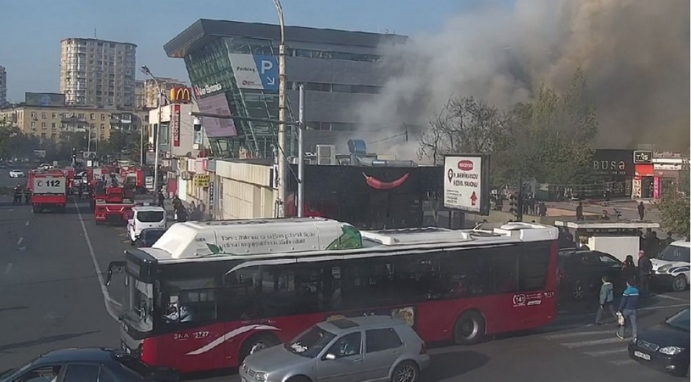 bakida-ticaret-merkezi-yanir-video