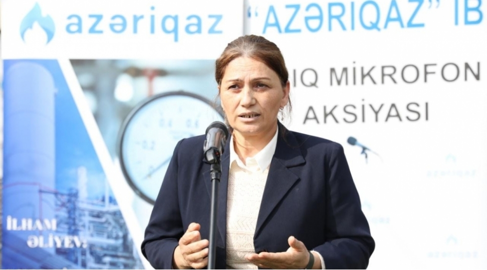 azeriqaz-ib-nin-novbeti-achiq-mikrofon-aksiyasi-zerdabda-bash-tutub-foto