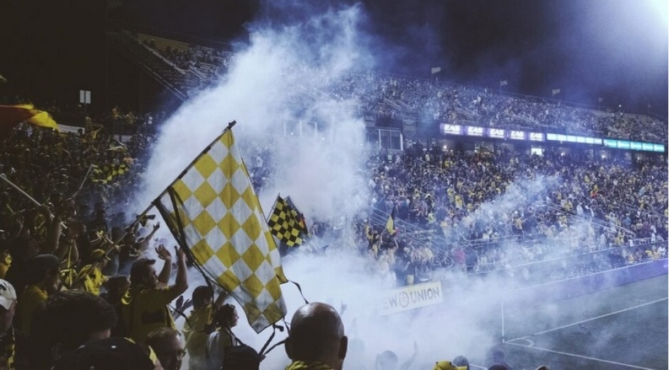 niderlandda-tribunasi-choken-stadion-baglanib-video