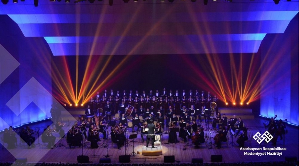 beynelxalq-vokalchilar-festivalinin-tenteneli-baglanish-merasimi-kechirilib