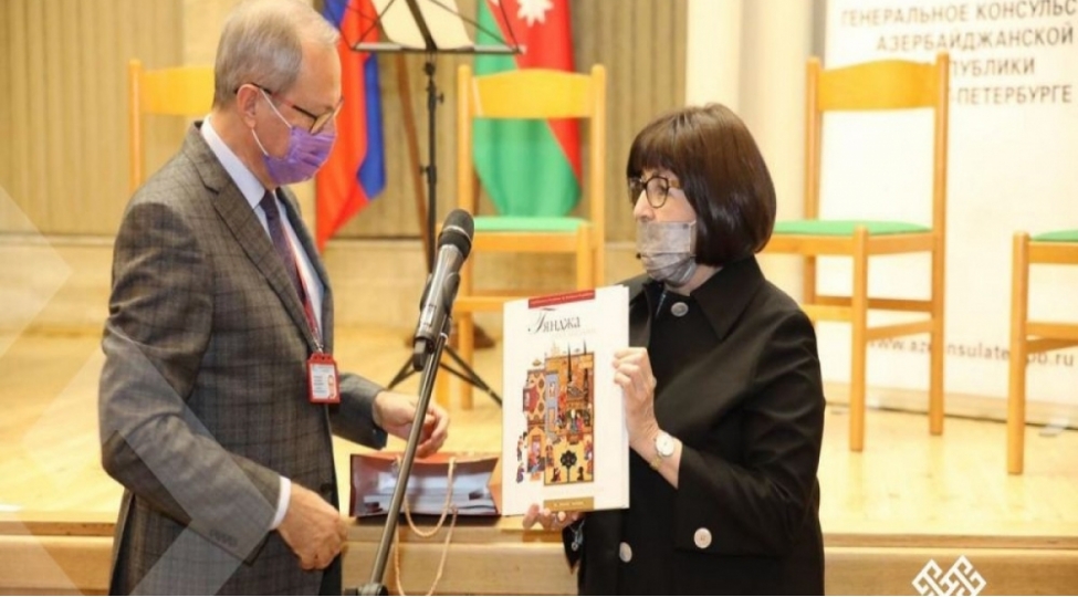 rusiya-milli-kitabxanasinda-nizaminin-sozunu-hiss-et-adli-sergi-achilib