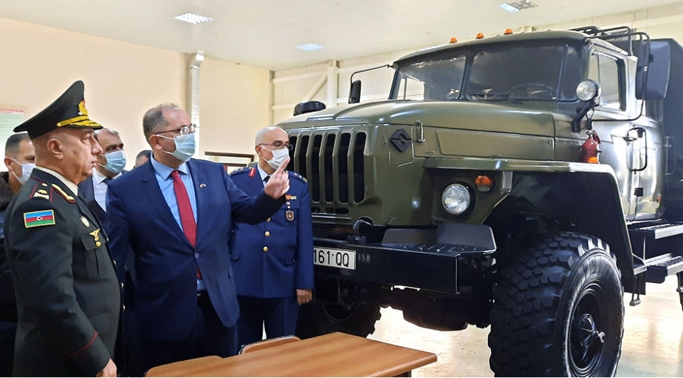 turkiye-milli-mudafie-universitetinin-numayendeleri-xususi-teyinatli-tehsil-muessiselerinde-olub-foto