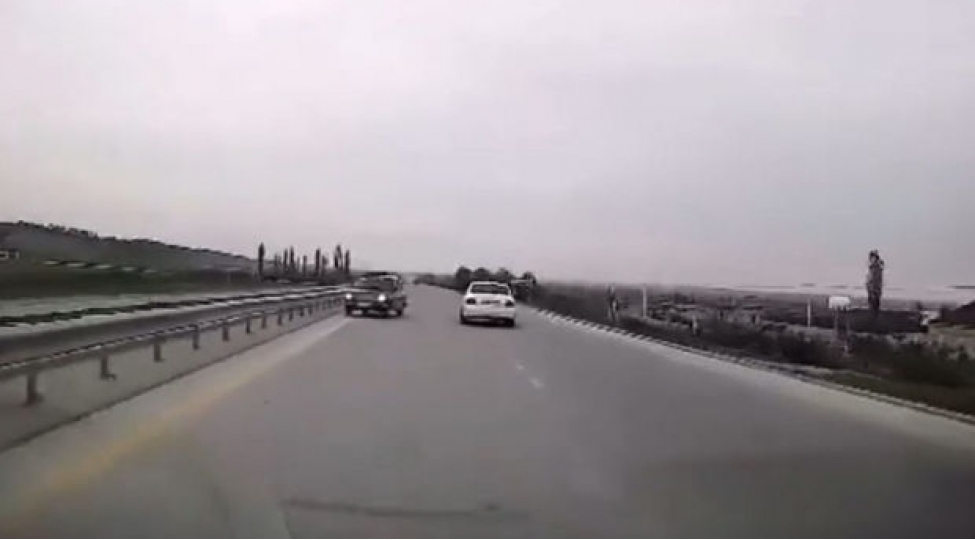 baki-quba-yolunda-surucuden-aglasigmaz-addim-video