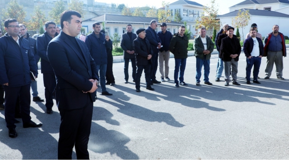 novxanida-hem-sahibkarlarin-hem-de-abonentlerin-problemleri-dinlenilib-foto