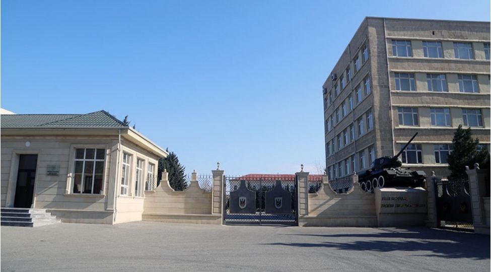 muddetden-artiq-heqiqi-herbi-xidmete-qebulun-vaxti-uzadilib