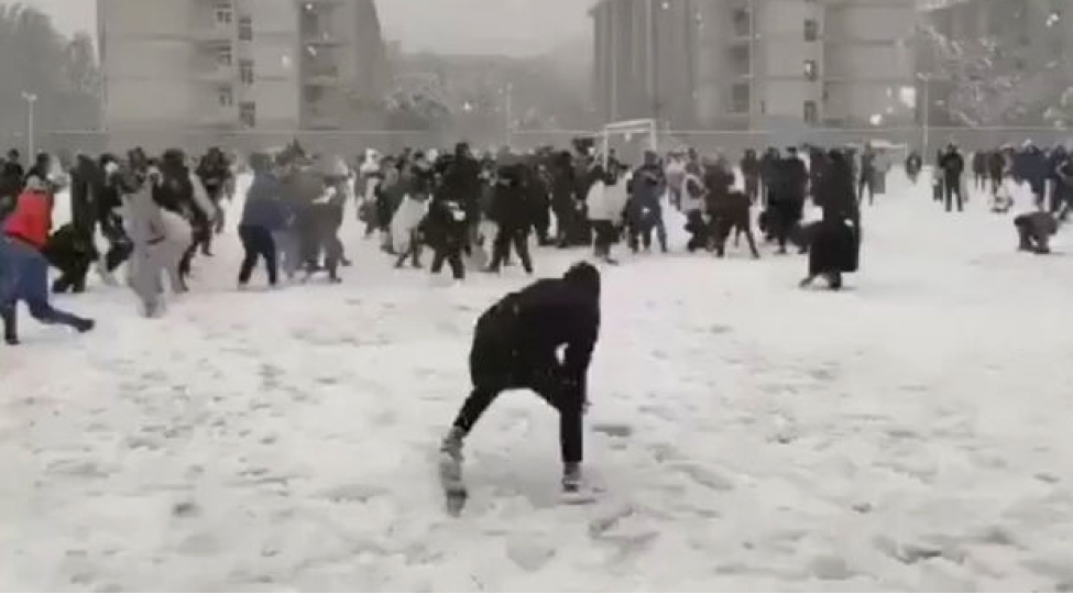 chinde-kutlevi-qartopu-oyunundan-maraqli-goruntuler