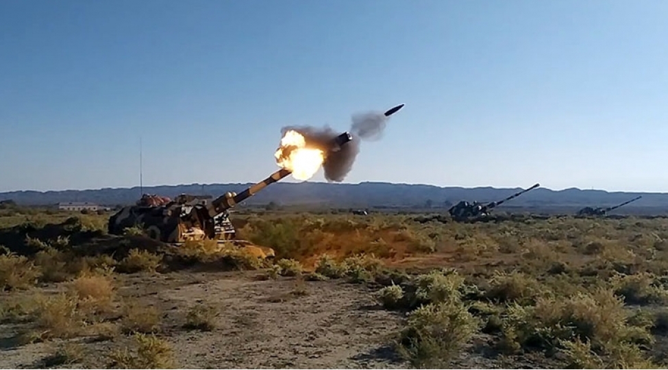 raket-ve-artilleriya-bolmelerinde-doyush-atishlari-icra-edilib-video