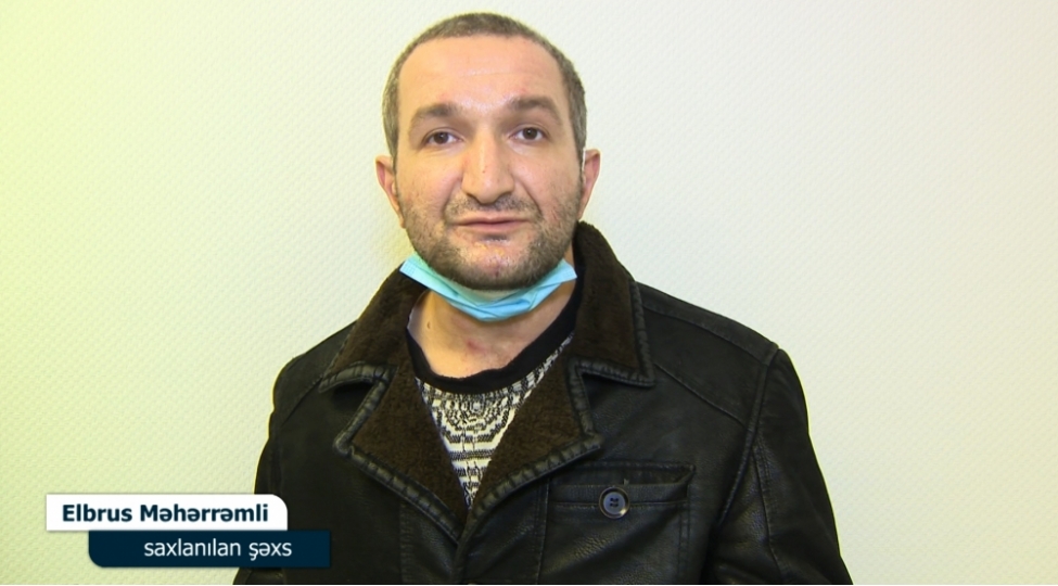 absheronda-mushteri-taksi-surucusune-dashla-xesaret-yetirib-video
