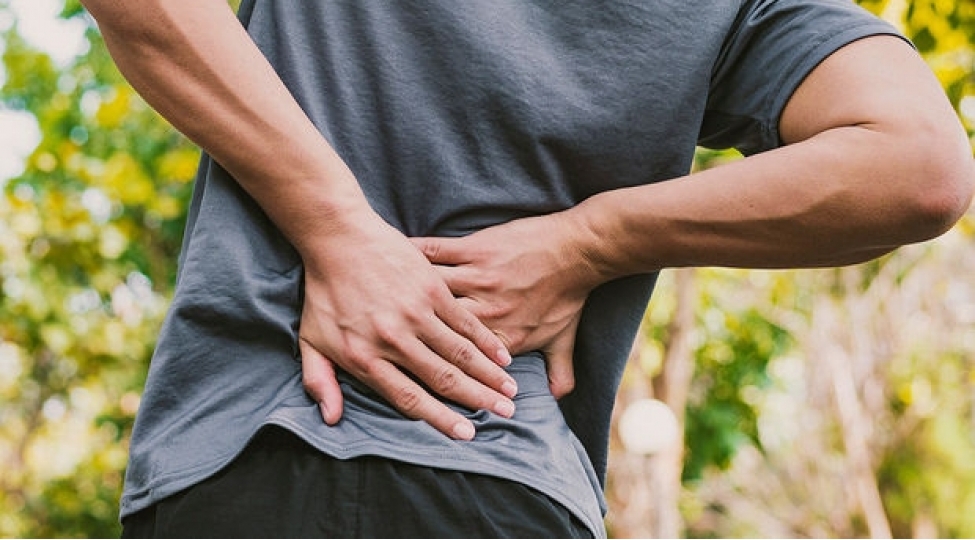 mutexessisden-tovsiye-beliniz-agriyirsa-ayaqqabinizi-deyishin