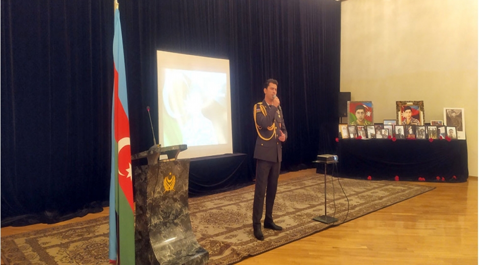 shehidlerin-xatiresine-hesr-olunmush-anim-merasimleri-kechirilib-video