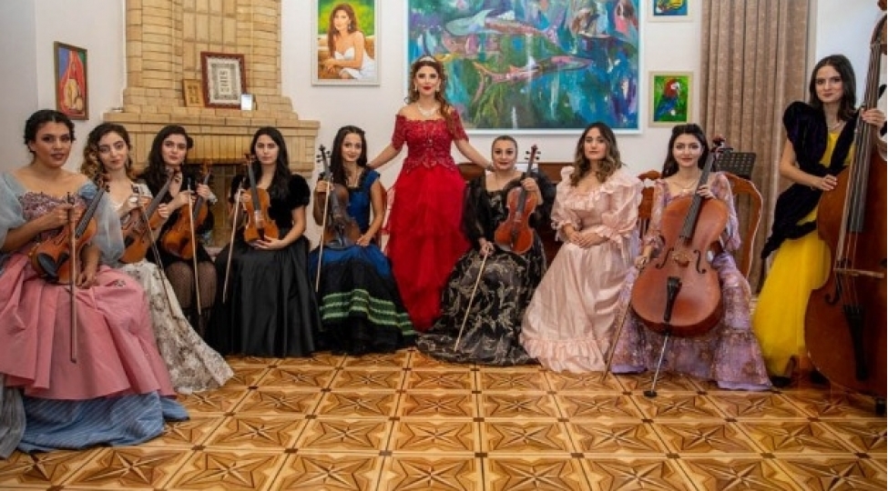 fidan-haciyeva-xanimlardan-ibaret-orkestr-yaradib