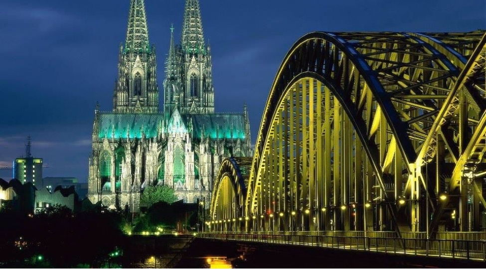 qifillari-ile-mehshur-sevgililer-korpusu-hohenzollernfoto