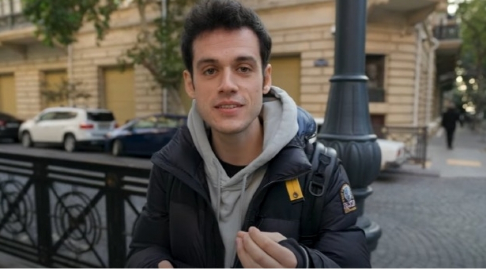 meshhur-turkiyeli-bloqchu-bakida-video