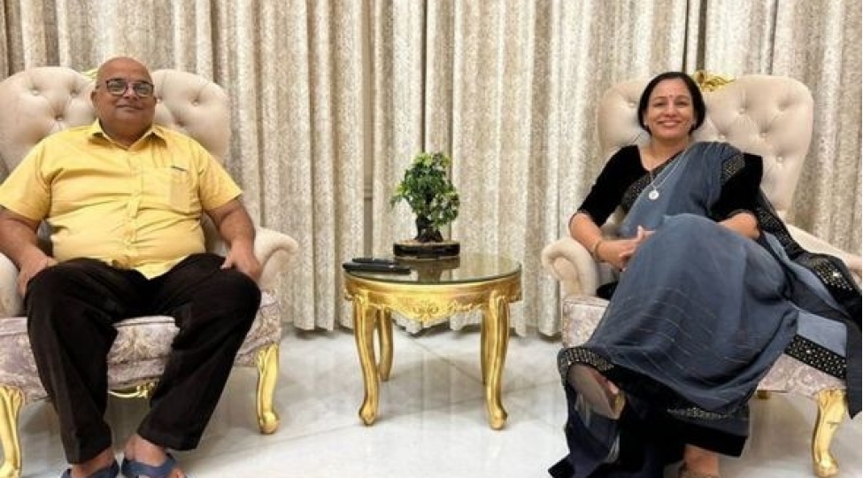 ish-adamindan-heyat-yoldashina-unikal-hediyye-foto