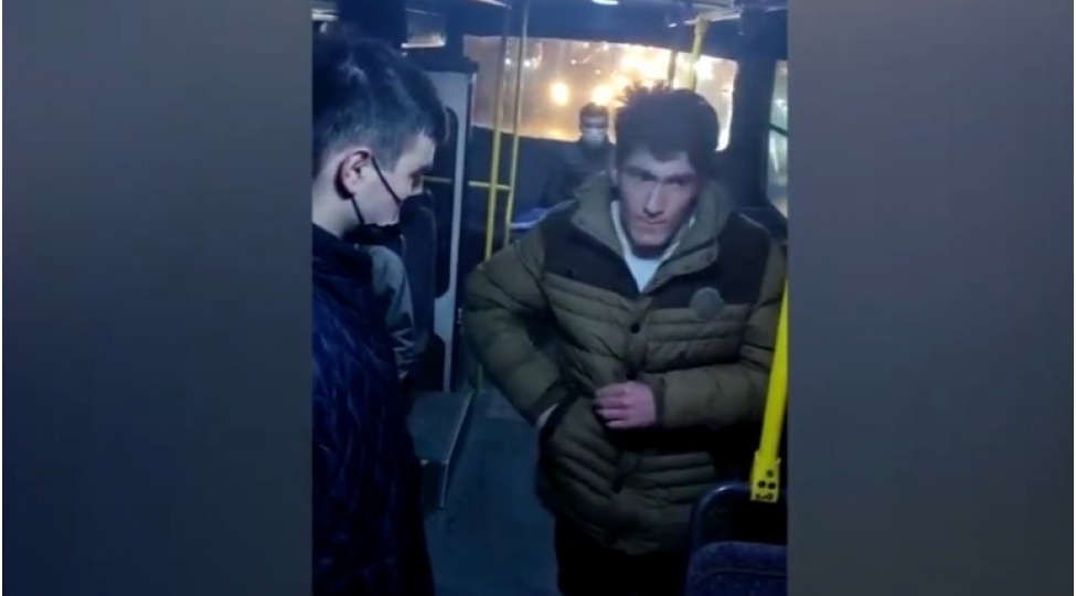 polisi-gorenden-sonra-maskadan-istifade-edenler-video