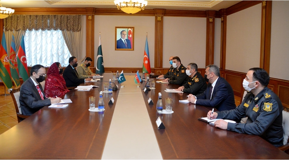 azerbaycan-ile-pakistan-arasinda-herbi-emekdashligin-inkishaf-perspektivleri-muzakire-edilib-foto