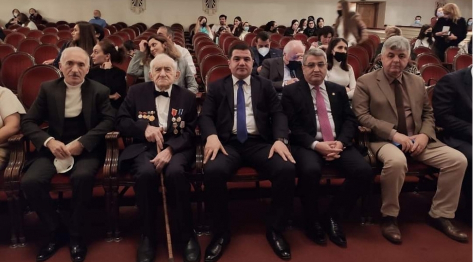 daimi-numayendeliyin-rehberi-tofiq-bakixanovun-90-illik-yubileyine-hesr-olunan-musiqi-festivalinin-achilishinda-ishtirak-edib