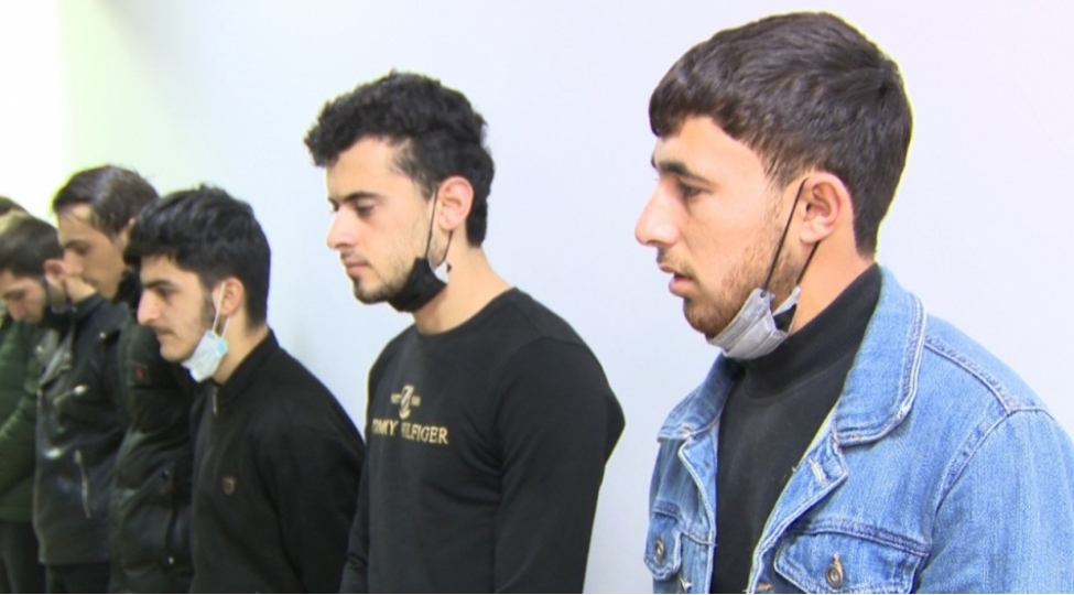 sosial-shebekelerde-tanish-olduqlari-shexsleri