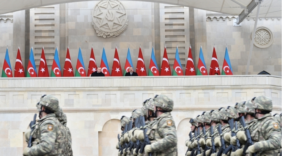 zefer-paradinin-kechirilmesinden-bir-il-otur