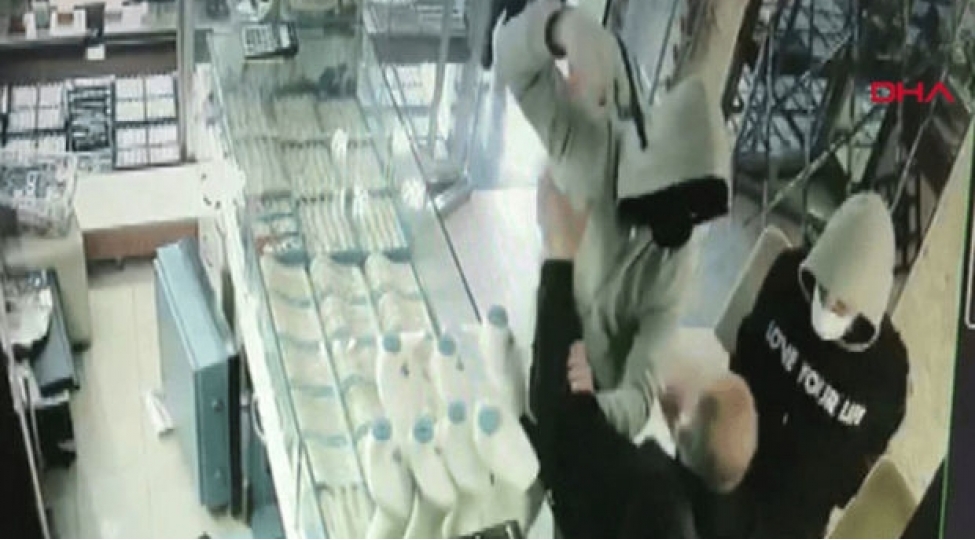 saticidan-cesaretli-davranish-video