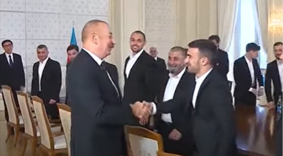 qara-qarayev-prezident-qurban-qurbanovu-gosterib-mene-dedi-ki-video