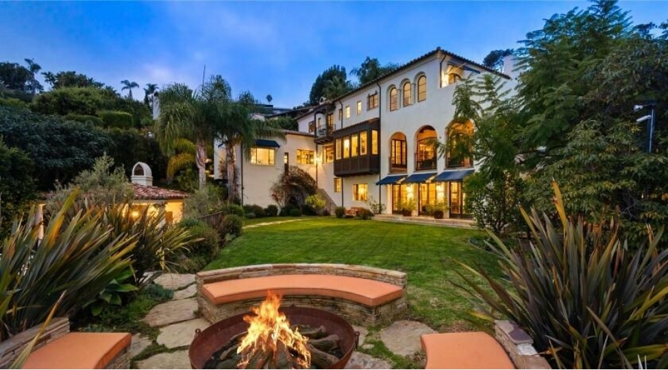 105-milyonluq-sarayini-satisha-chixardi-fotolar