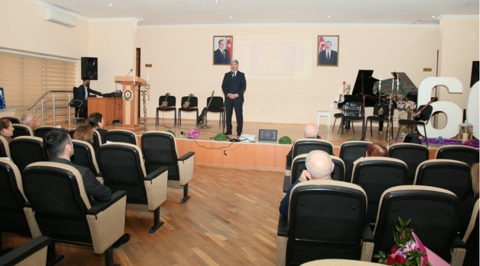 1-nomreli-ushaq-incesenet-mektebinin-yubileyi-qeyd-olunub
