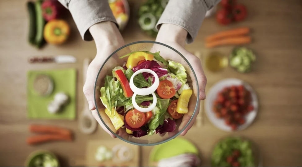 qidalanma-ile-xercheng-xesteliyi-arasinda-ne-elaqe-var-shishler-pehrizde