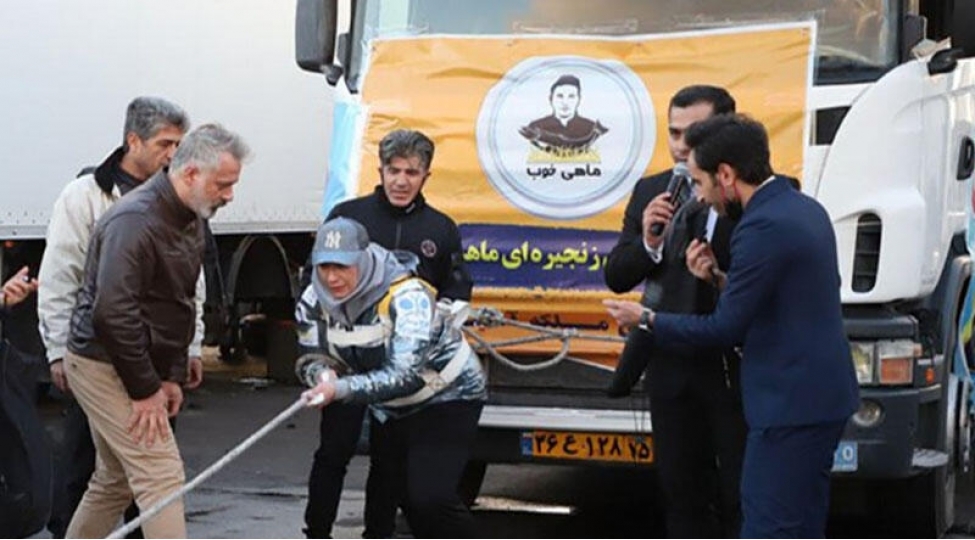 yeni-dunya-rekordu-17-tonluq-avtomobili-dartdi