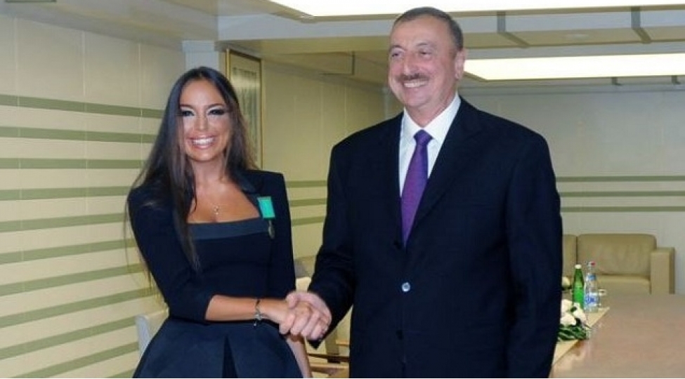 ad-gunun-mubarek-eziz-ata-video