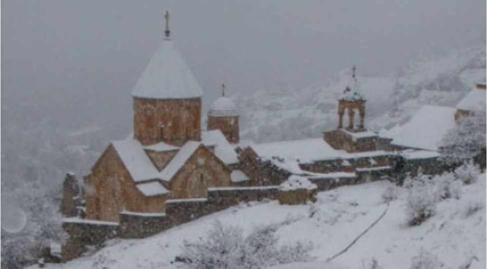 reza-deqati-xudaveng-monastir-kompleksinden-chekdiyi-fotolari-paylashib