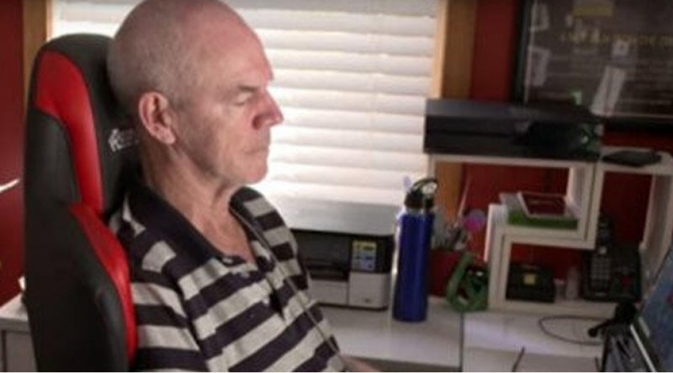 beynine-chip-yerleshdirilen-kishi-video