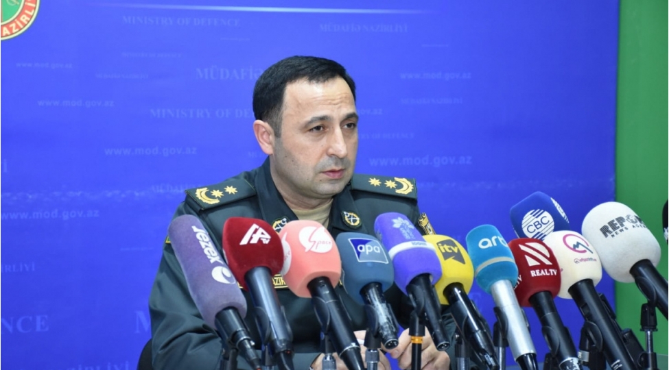 92-min-medal-ve-orden-aidiyyeti-uzre-tehvil-verilib