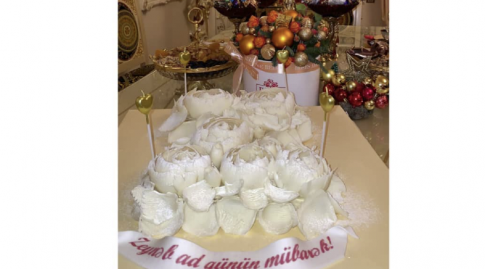 zeyneb-xanlarova85-yashini-bele-qeyd-edib-video