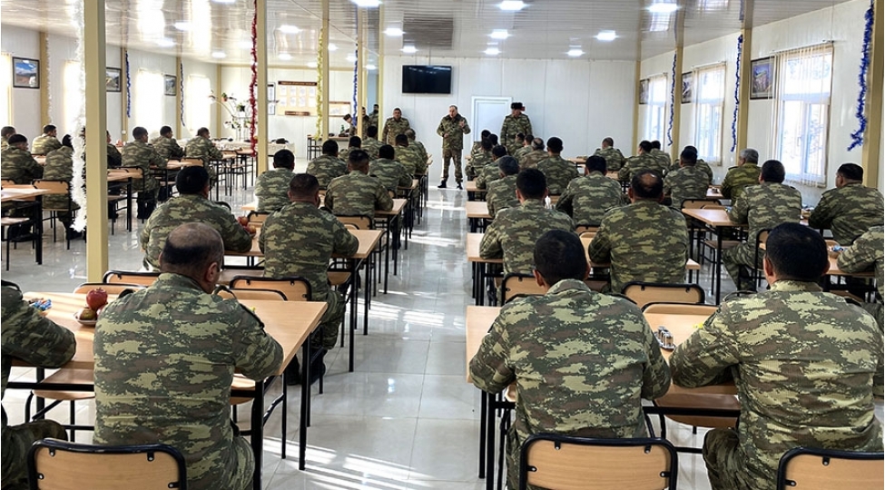 azerbaycan-ordusunun-bash-qerargah-reisi-kelbecer-rayonunda-yerleshen-herbi-hisselerde-olub