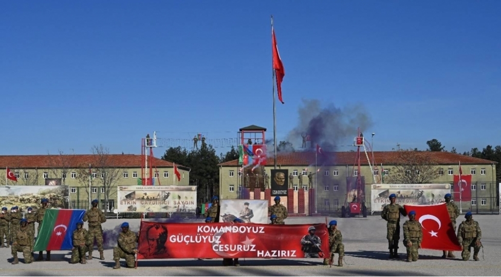 azerbaycan-herbchilerinin-novbeti-qrupu-turkiyede-komando-kursunu-bitirib
