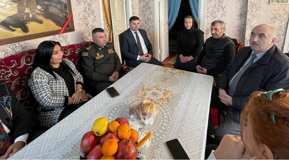 bayramlar-munasibetile-shehid-aileleri-ziyaret-olunub-video