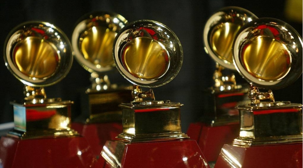 grammy-musiqi-musabiqesi-texire-salinib