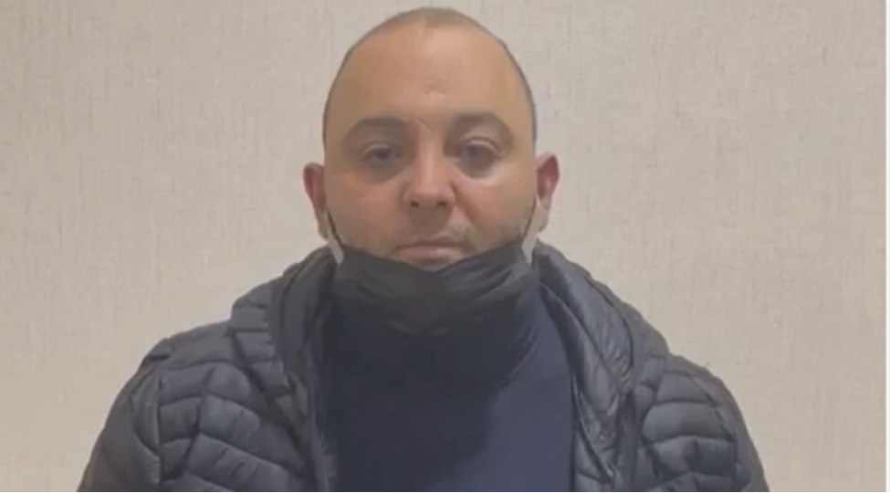 gelandewagenin-surucusu-saxlanildi-uzr-isteyirem-video