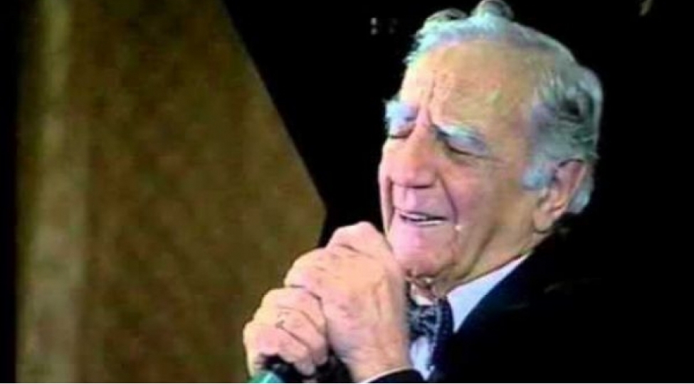 ozu-getdi-alemde-sesi-qaldi-video